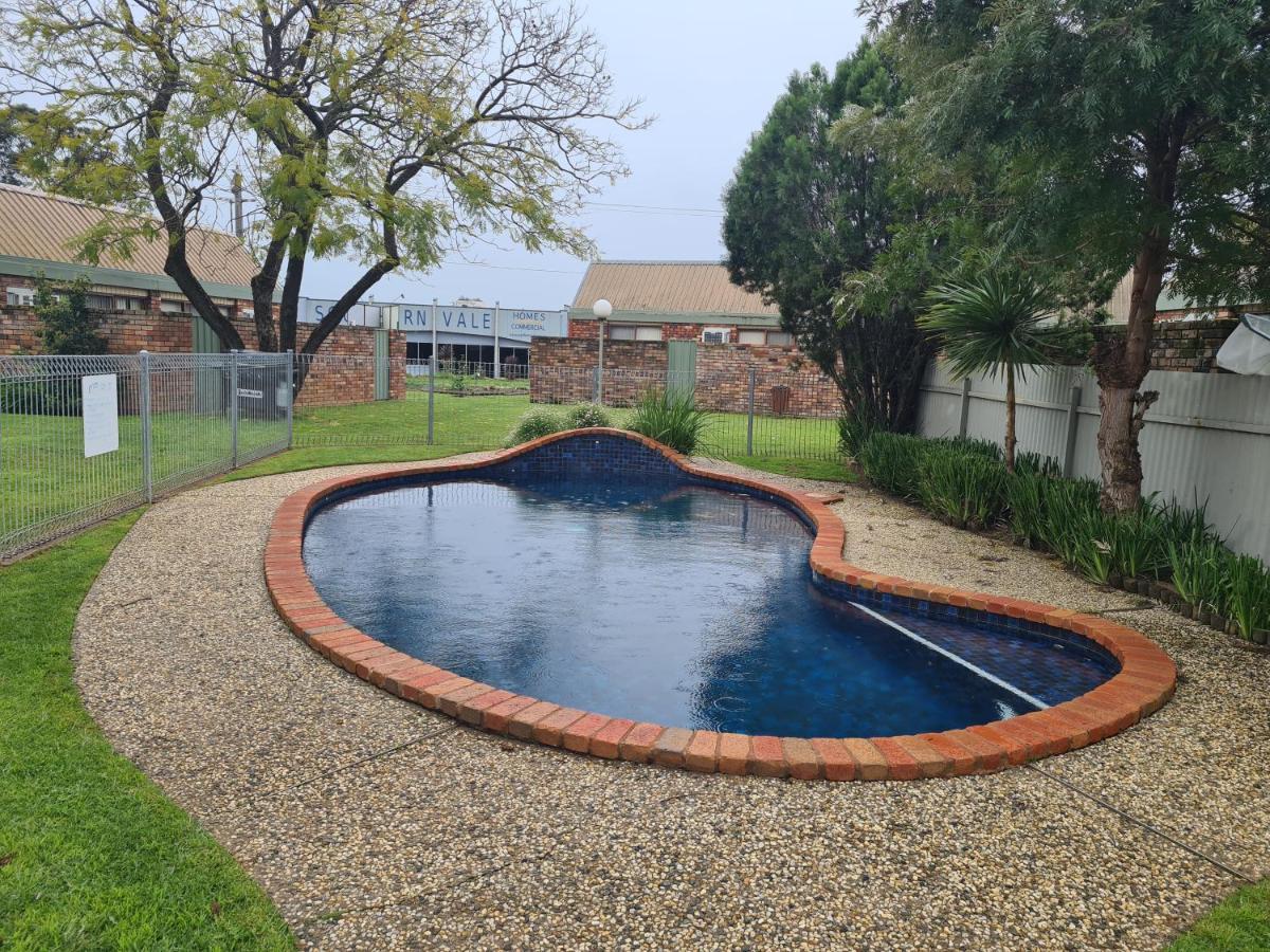 Belvoir Village Motel & Apartments Wodonga Exterior photo