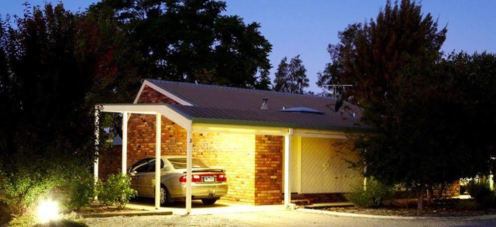 Belvoir Village Motel & Apartments Wodonga Exterior photo